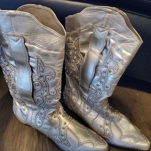 VIA VANETO Silver Rhinestone Cowgirl Boots